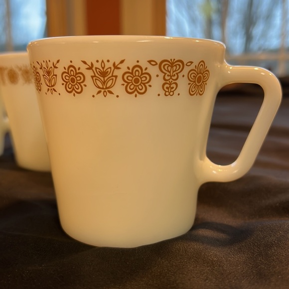 Pyrex Golden Butterfly coffee mugs set of four - Picture 3 of 7